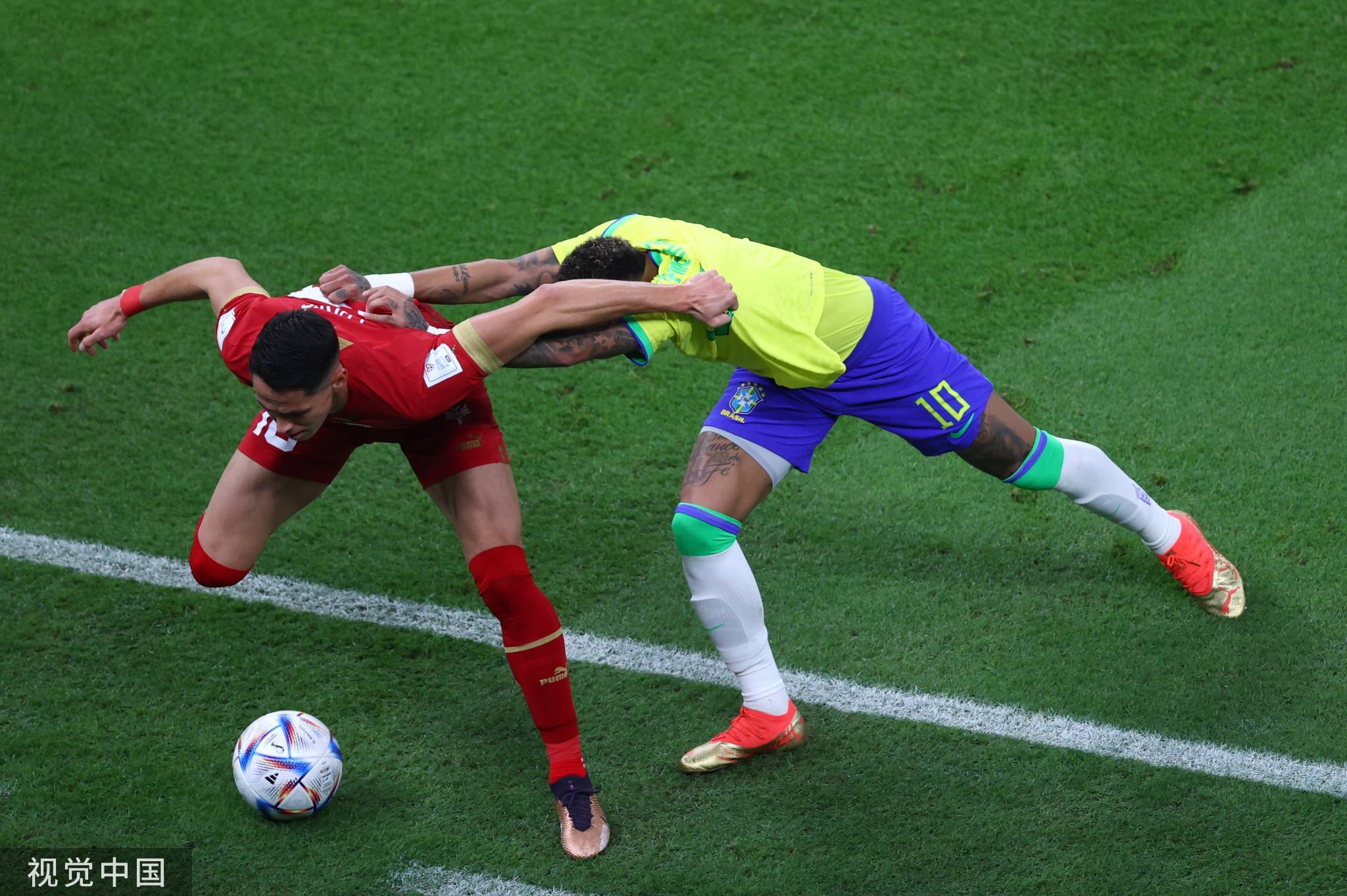 九游游戏中心-内马尔在塞尔维亚队比赛中反败为胜,持续失利引发热议!比赛高潮迭起的简单介绍