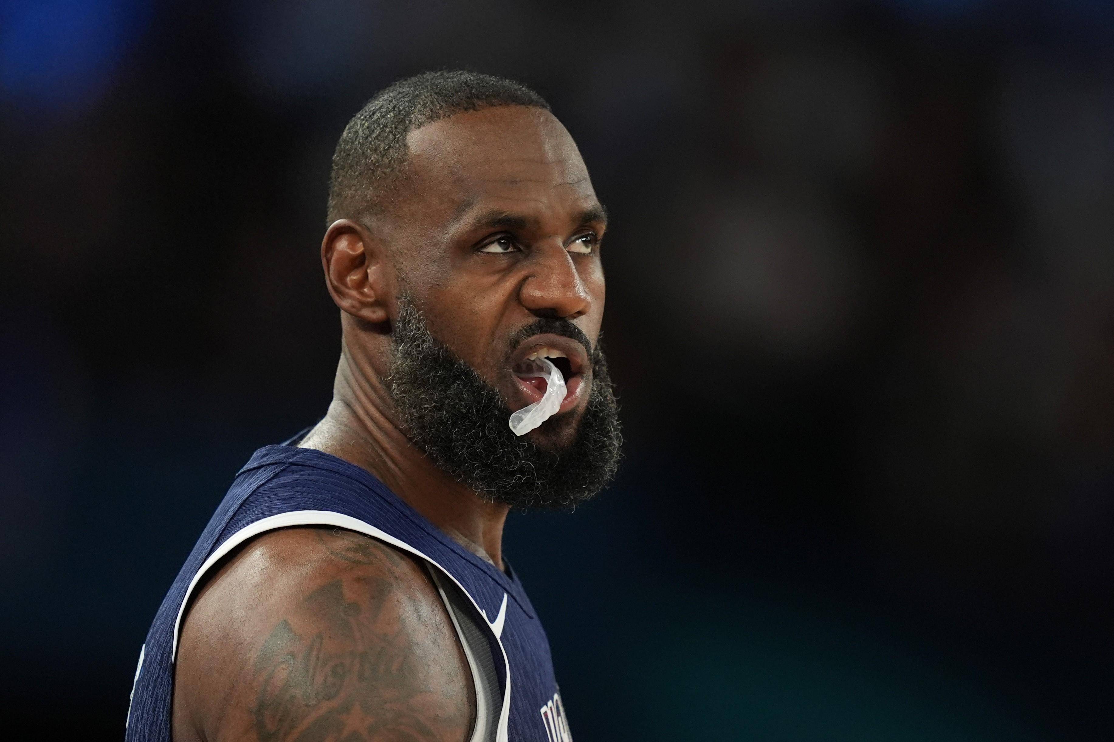 九游游戏盒-重要助攻引发热议！，詹姆斯在西班牙队比赛中战术调整上演精彩一战的简单介绍